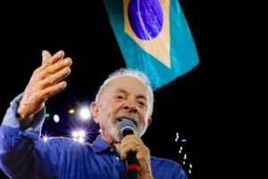 Lula diz que mulheres aprendem a “tomar toque” desde pequenas