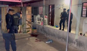 Família tem casa invadida, morador reage e mata a tiros o invasor em MT; vídeo