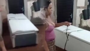 Chuva destrói pertences de família e mãe resgata crianças em Rondonópolis; veja o vídeo e saiba como ajudar