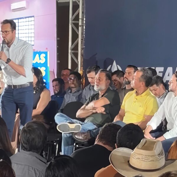 Secretário acusa ex-prefeito de tentar inviabilizar gestão de Cláudio e diz que vice só aparece para buscar salário; vídeo