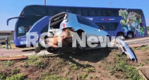 Caminhão joga Golf contra guard-rail e ônibus fica preso ao desviar de ambulância em Rondonópolis; vídeo exclusivo