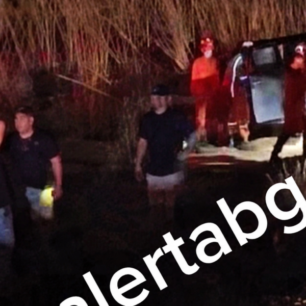 Filho se desespera ao encontrar pai morto em acidente envolvendo Hilux, trator e caminhão em MT; vídeo forte