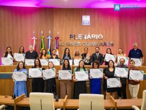 RECONHECIMENTO: Agentes de Combate às Endemias recebem Moções de Congratulação na Câmara Municipal