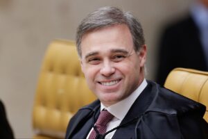 Mendonça volta a chefiar investigação do roubo no INSS e envolvimento de Lulinha