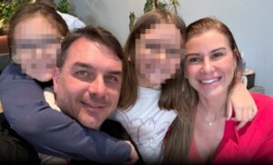 Flávio, a esposa e filhas pequenas devem desembarcar em Miami pelas 10h15