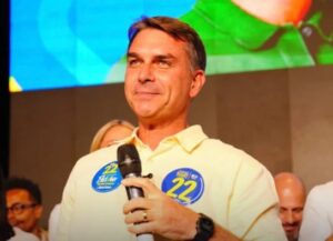 “Agora segura aí, marginal”: Flávio aceita desafio de Lula e cobra abertura de sigilos de Janja e Lulinha; vídeo