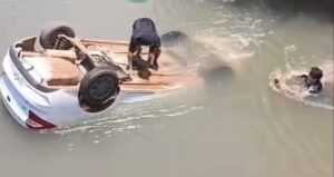 Mãe e bebê são resgatadas após carro despencar de ponte; criança parou no Hospital Regional