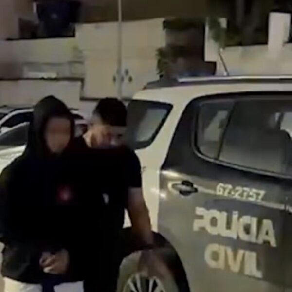 Mulher é presa após envenenar, decapitar e esquartejar companheiro; filho encontra restos mortais; vídeo