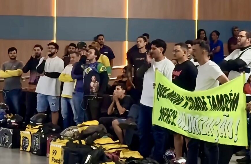 Aos gritos de ‘covarde’, motoboys protestam após vereador petista agredir trabalhador em Rondonópolis; assista