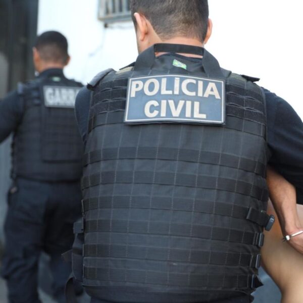 Bandidos torturaram idosa, a ameaçam de morte e matam seus animais durante assalto em MT