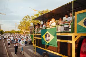 Primeira Caminhada em Favor da Vida mobiliza famílias em Rondonópolis