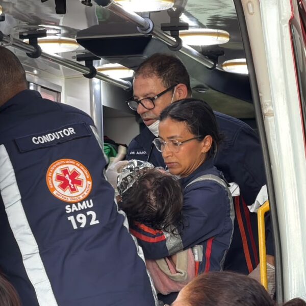 MILAGRE: bebê vai parar no Hospital Regional após cair em piscina e ser resgatado por familiares; vídeo