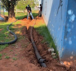 Vândalos furtam fios elétricos da praça Colina Verde pela sexta vez em menos de dois