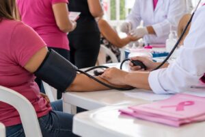 CDL Rondonópolis participa de ação do Outubro Rosa com serviços gratuitos à população
