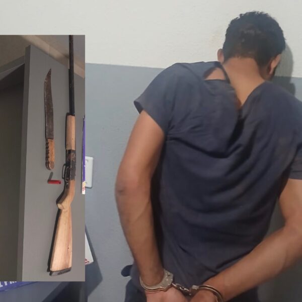 Homem aponta espingarda para mulher, ameaça matá-la e acaba contido com spray de pimenta pela PM