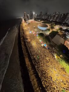 Vídeo impressionante mostra mar de gente em apoio a Flávio Bolsonaro durante ‘Bloquinho do 22’ em Recife