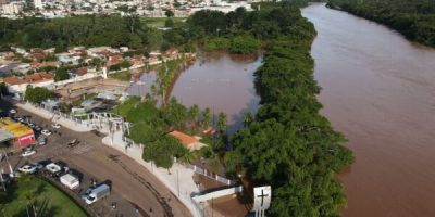 O Parque das Águas, que está fechado para reforma ficou tomado pelas águas do Rio Vermelho - Foto: Thales Tatí