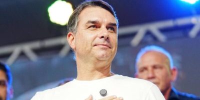 8dc50174-senador-flavio-bolsonaro-pl-luta-contra-a-reeleicao-do-presidente-lula-pt-foto-reproducao-facebook