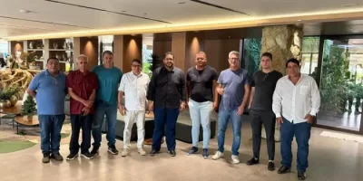 Da esquerda para a direita: Manoel, Sr. João, Leocir Nazzari, Antônio Gois, Diogo Pécora, Ciro Campos, Roberto Moraes, Atahide Mello e Marcinho Lacerda Crédito: divulgação