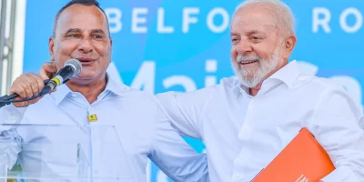 Lula-ao-lado-de-Waguinho-prefeito-de-Belford-Roxo-1024x732