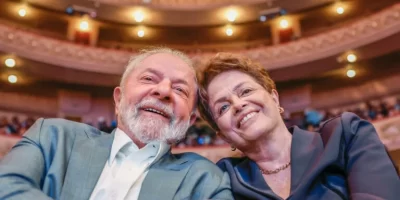 Lula-e-Dilma-na-cerimônia-de-lançamento-do-novo-PAC-e1693308621742-768x512