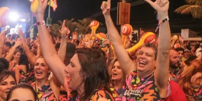 Ministro-foi-a-carnaval-em-Sergipe-e-pagou-diária-de-assessores-com-dinheiro-público Ministro-foi-a-carnaval-em-Sergipe-e-pagou-diária-de-assessores-com-dinheiro-público