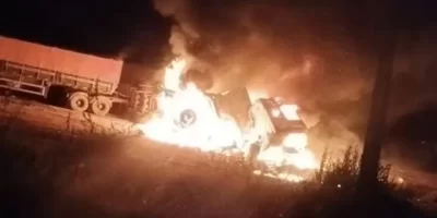 carreta-chamas-br-163