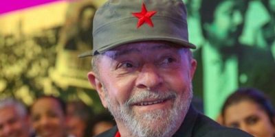 lula-com-bone-de-cuba-