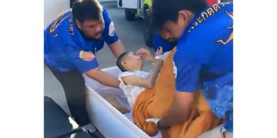 mundo-idosa_acorda_em_caixao-morta viva