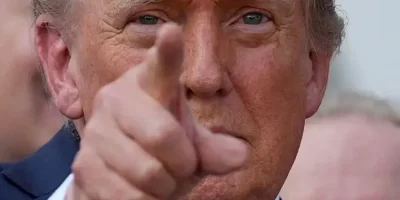 trump-dedo